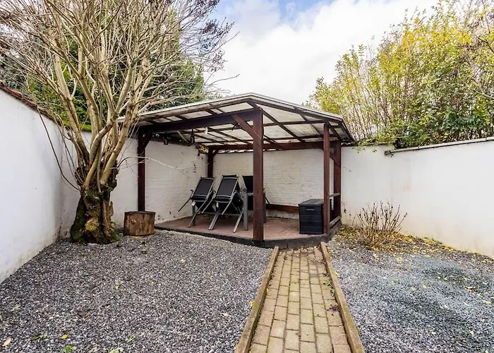 Magnolia Green Garden New And Fully Equipped